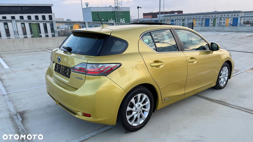 Lexus CT 200h Prestige - 10