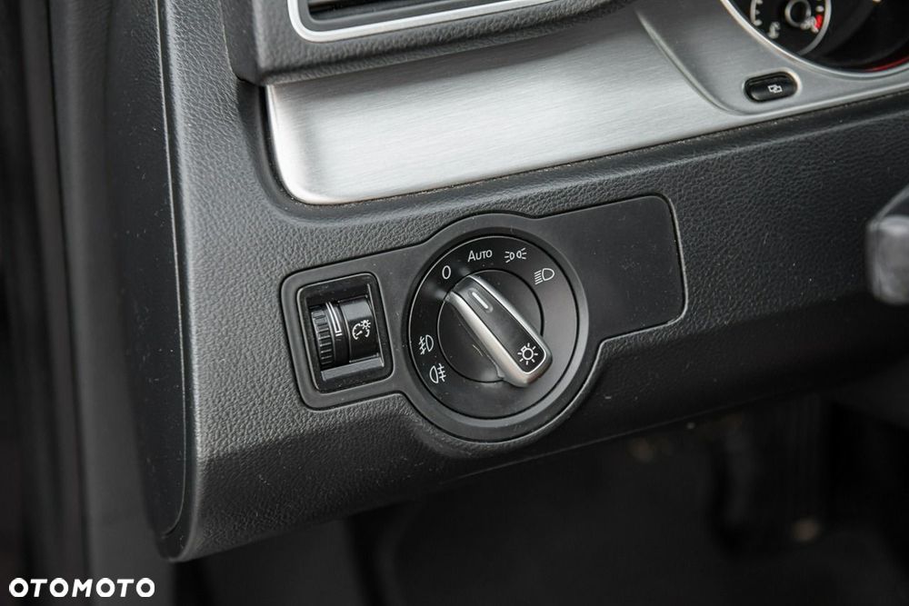 Volkswagen Passat - 28