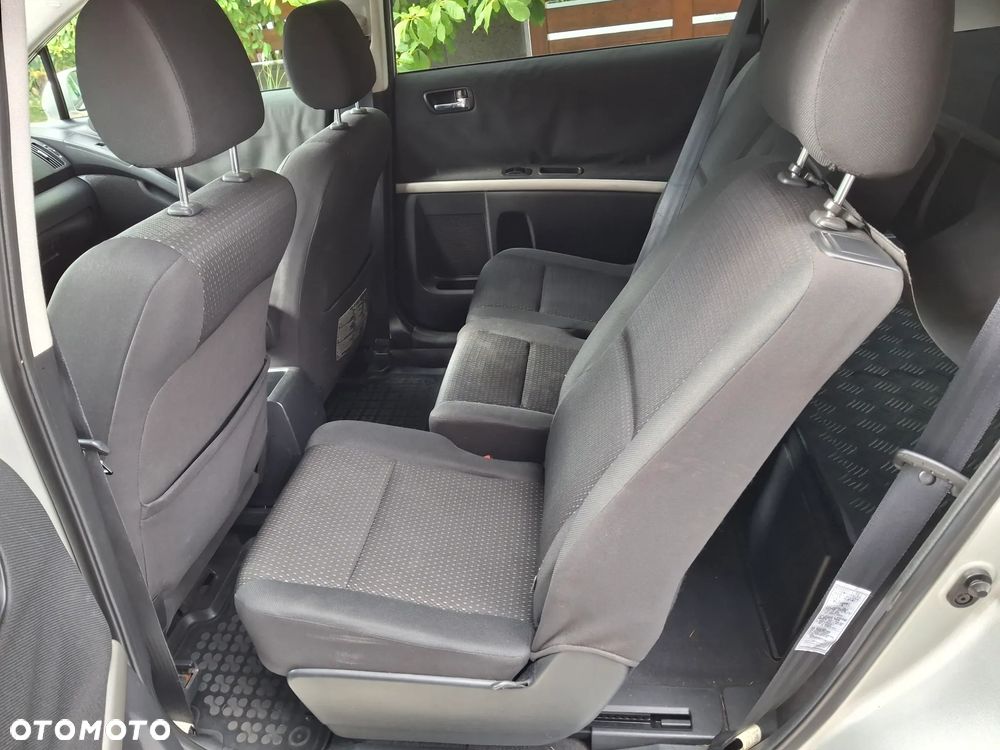Toyota Corolla Verso - 16