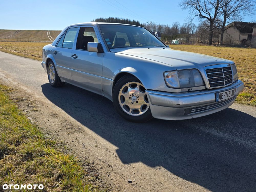 Mercedes-Benz W124