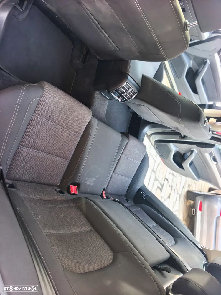 VW Passat Variant 1.6 TDI BlueMotion - 21