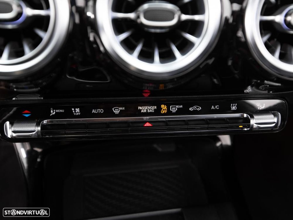 Mercedes-Benz CLA 250 e 8G-DCT AMG Line - 24