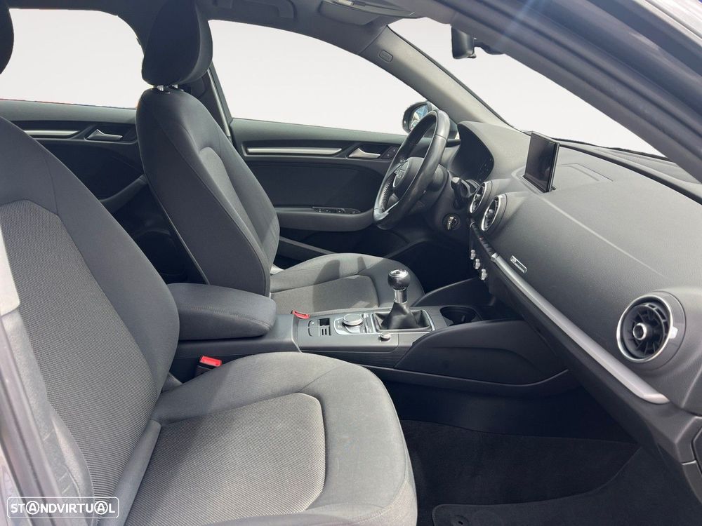 Audi A3 Sportback 1.6 TDI Design - 15