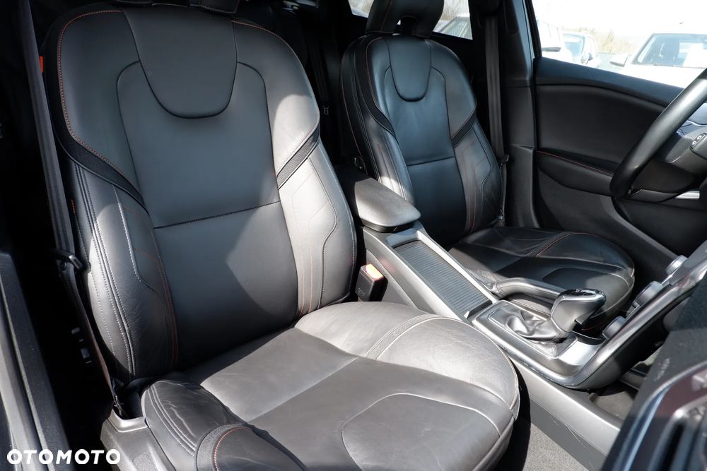 Volvo V40 D2 Powershift Ocean Race - 11