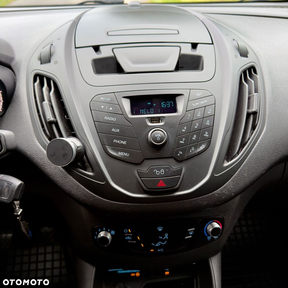 Ford Transit Courier - 9