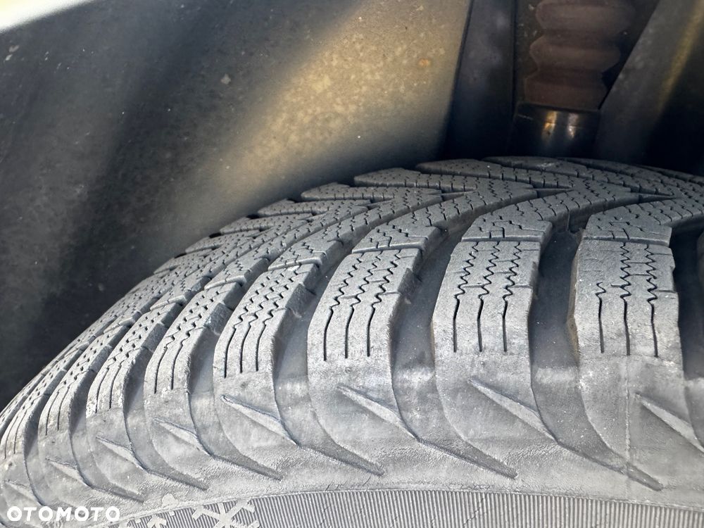 Volkswagen Passat 1.9 TDI Comfortline - 14