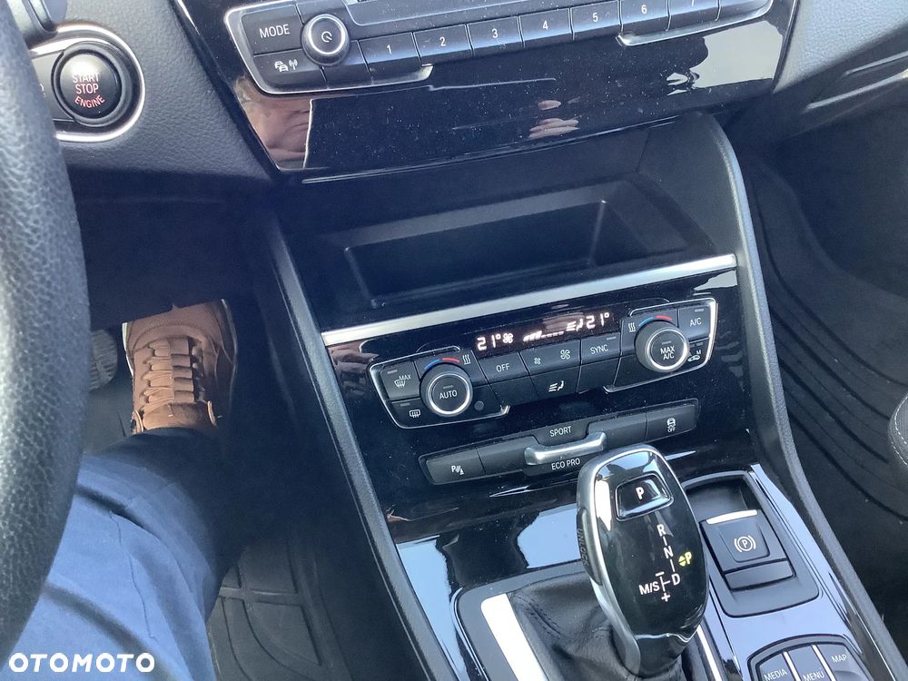 BMW Seria 2 218d xDrive - 4