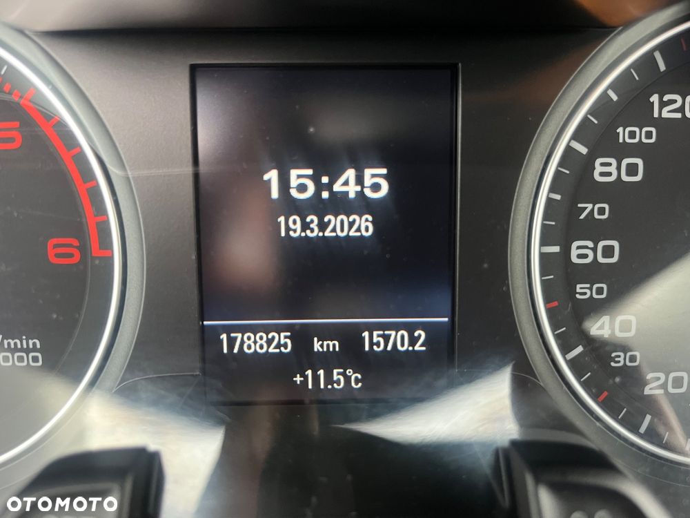 Audi A4 Limousine - 11