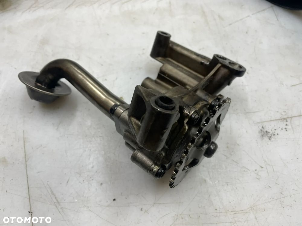 POMPA OLEJU VW PASSAT B5 038115105B - 3