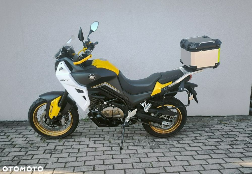 QJMOTOR SVT 650X - 4