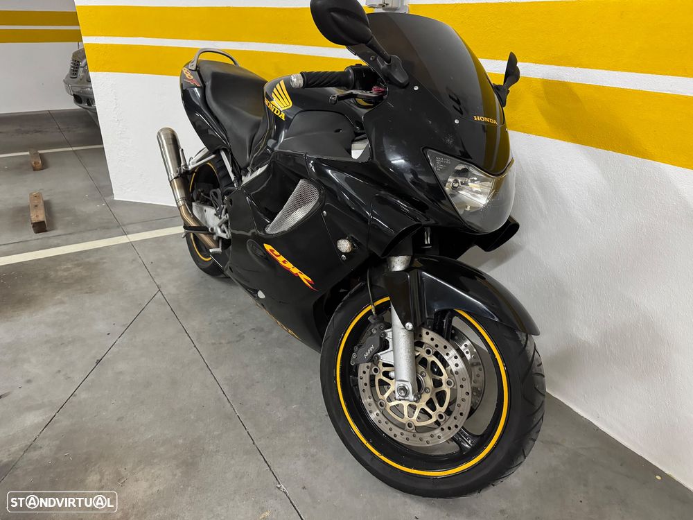 Honda CBR 600F - 10