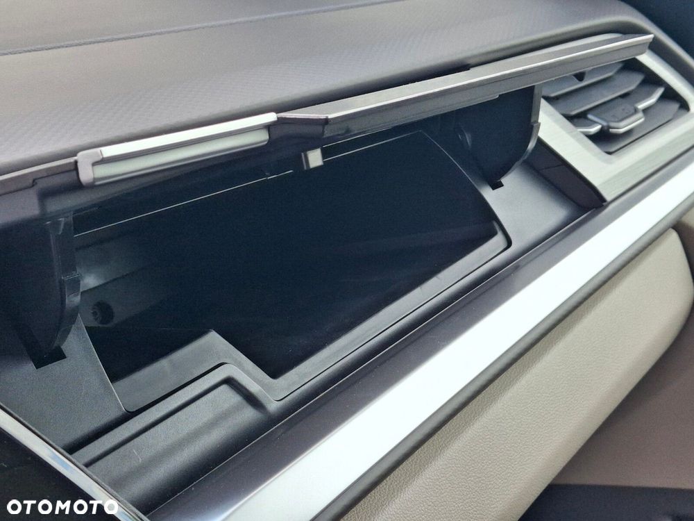 Volkswagen Multivan 2.0 TDI L2 Edition DSG - 29
