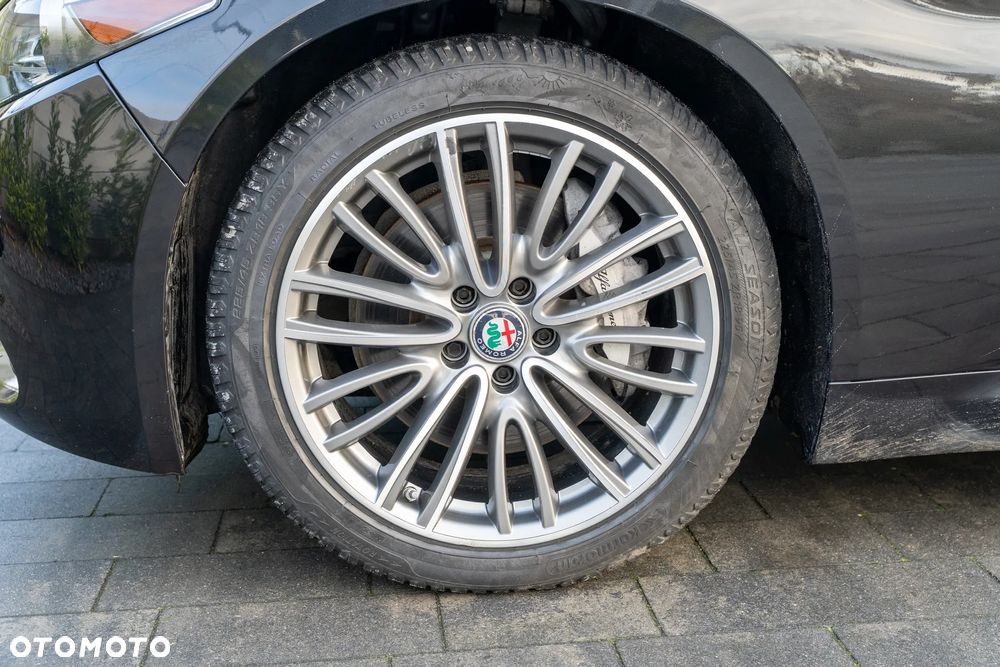 Alfa Romeo Giulia - 11