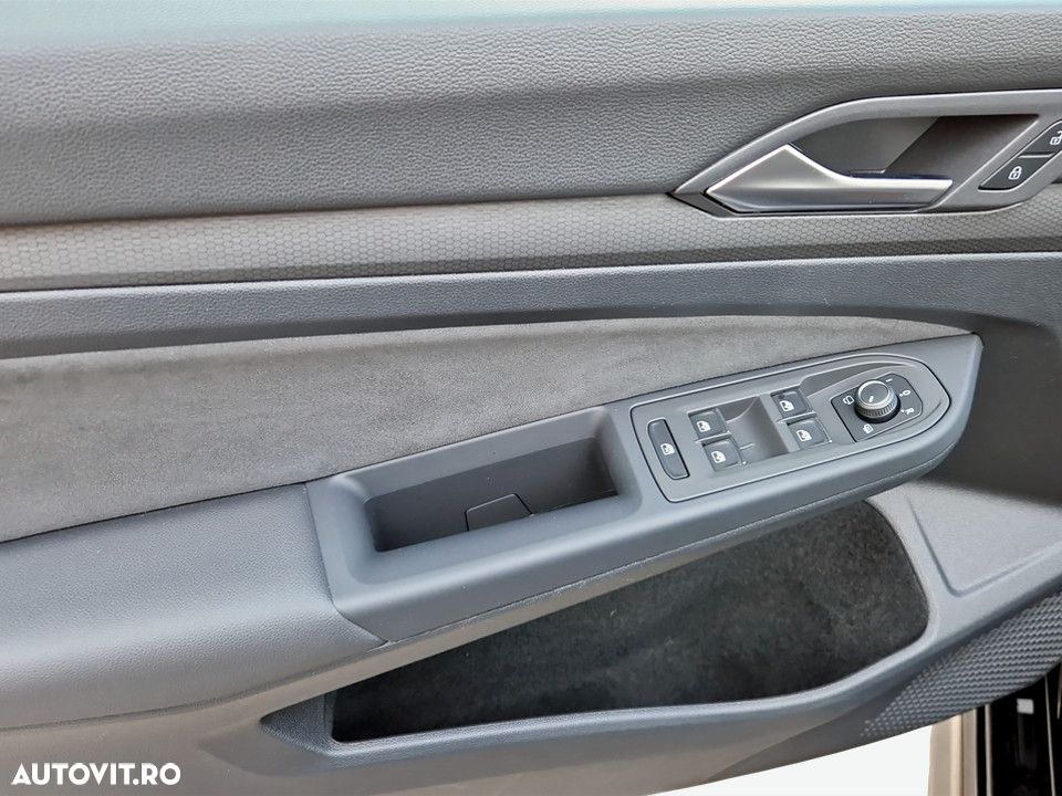 Volkswagen Golf - 17