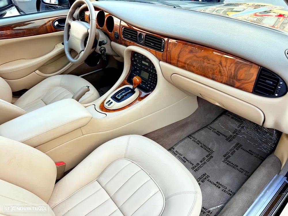Jaguar XJ XJ8 3.2 Executive - 25
