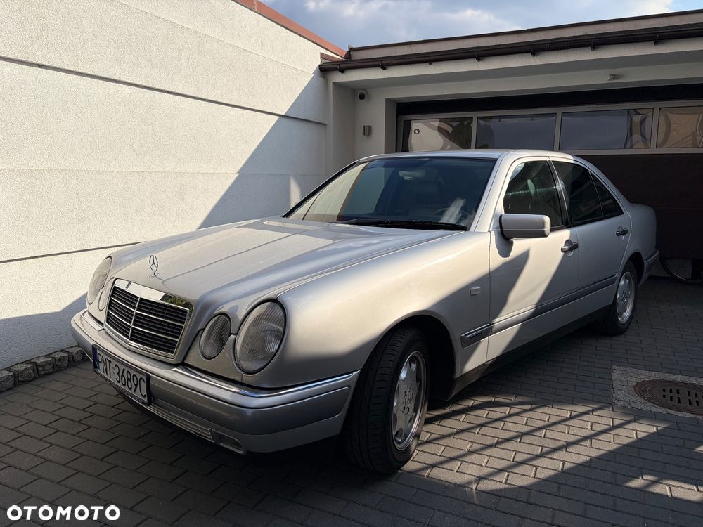 Mercedes-Benz Klasa E - 1