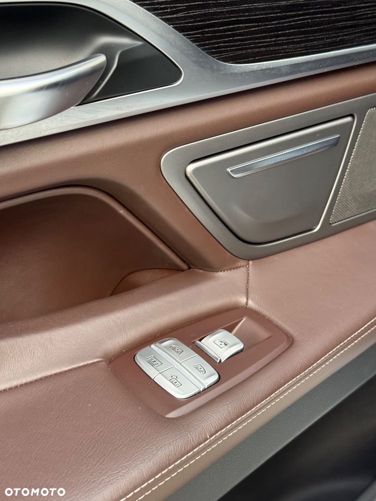 BMW Seria 7 750Li xDrive Edition Exclusive - 16
