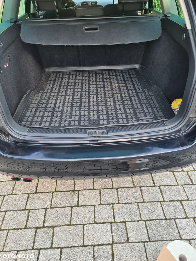 Volkswagen Golf 2.0 TDI DPF BlueMotion Technology MATCH - 31
