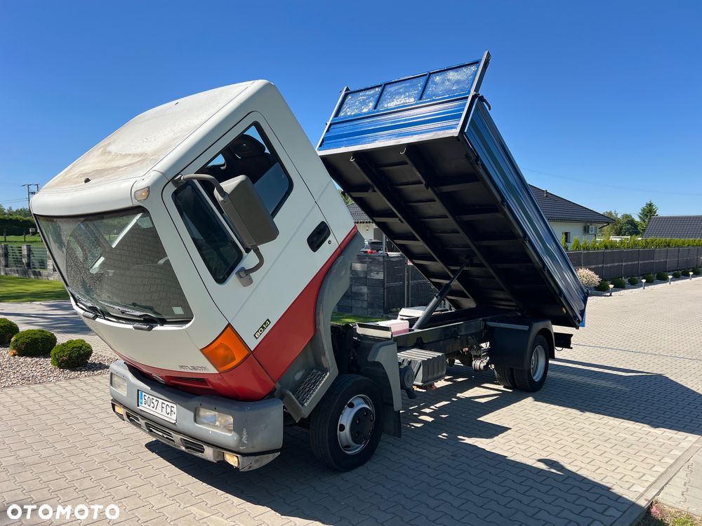 Nissan Atleon - 26