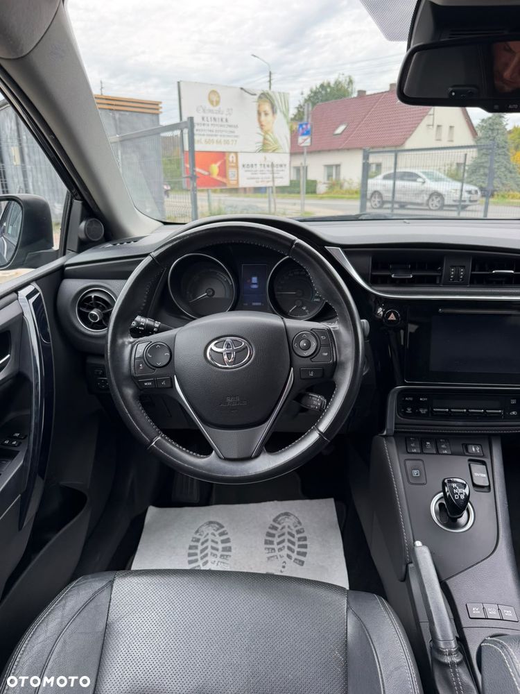 Toyota Auris - 11