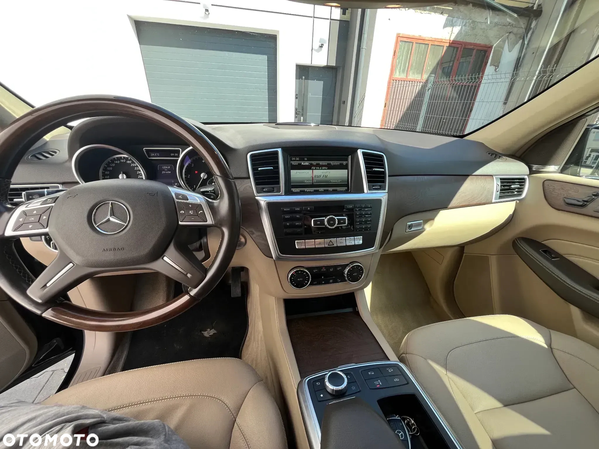 Mercedes-Benz ML 350 BlueTec 4-Matic - 11
