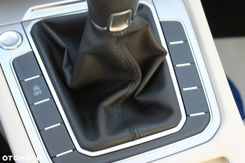 Volkswagen Passat - 25