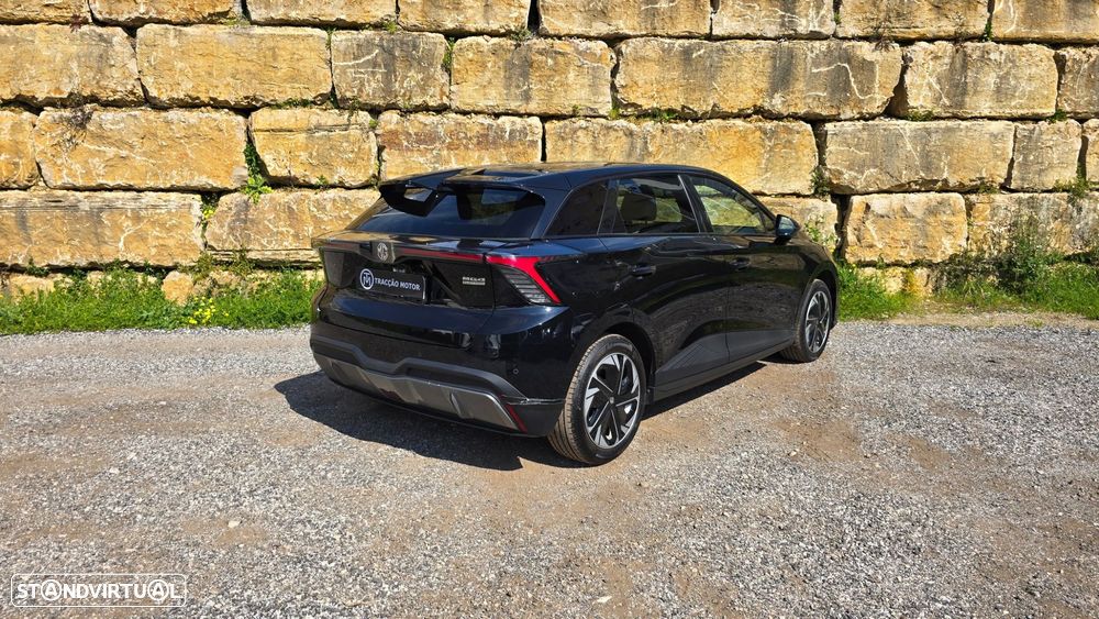 MG MG4 64 kWh Luxury - 2