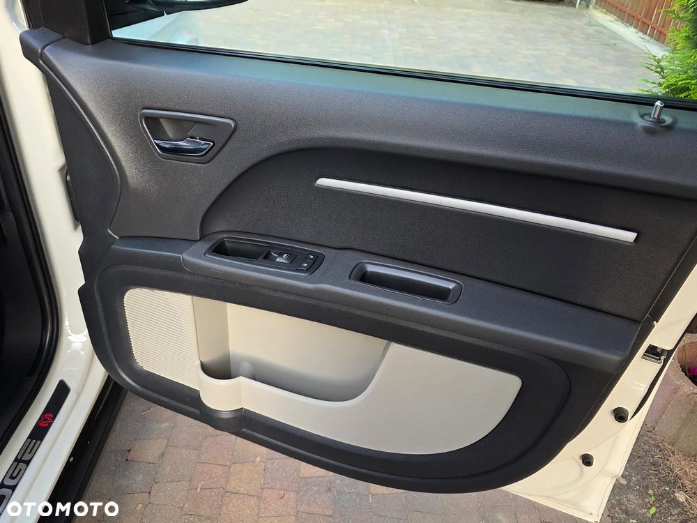 Dodge Journey 2.4 SXT - 25