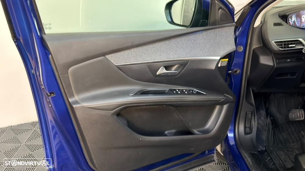 Peugeot 3008 1.5 BlueHDi Allure Pack EAT8 - 24