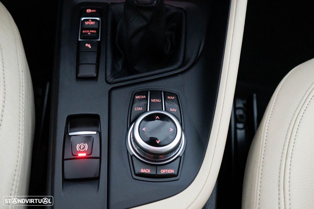 BMW X1 16 d sDrive Advantage - 26