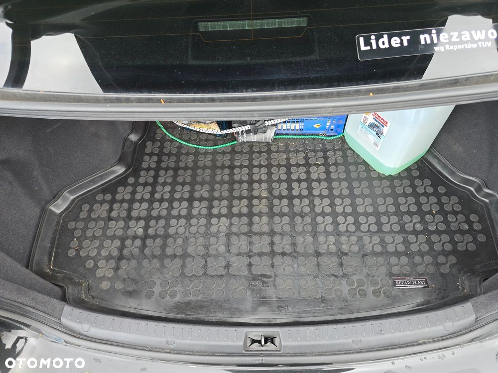 Toyota Avensis 1.8 Premium MS - 36