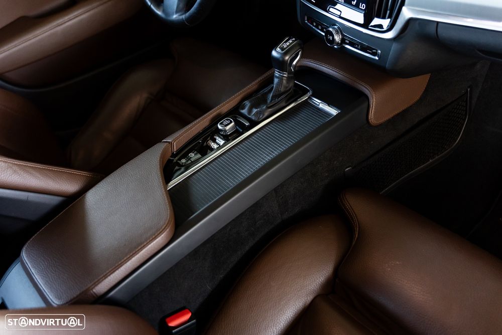 Volvo V90 D4 AWD Geartronic - 21