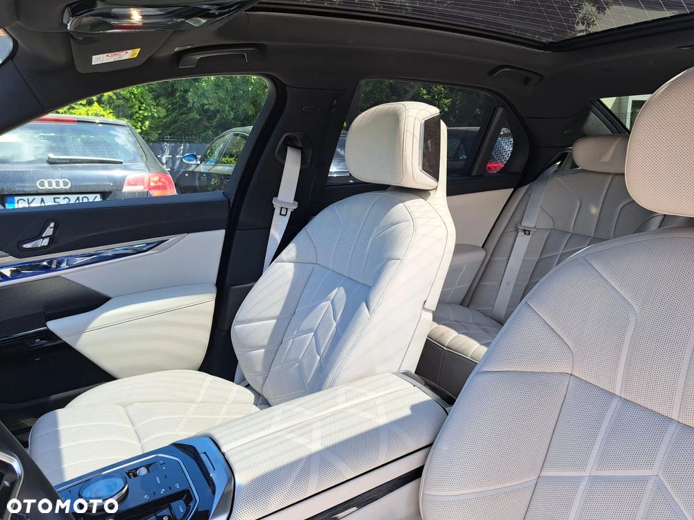 BMW Seria 7 - 15