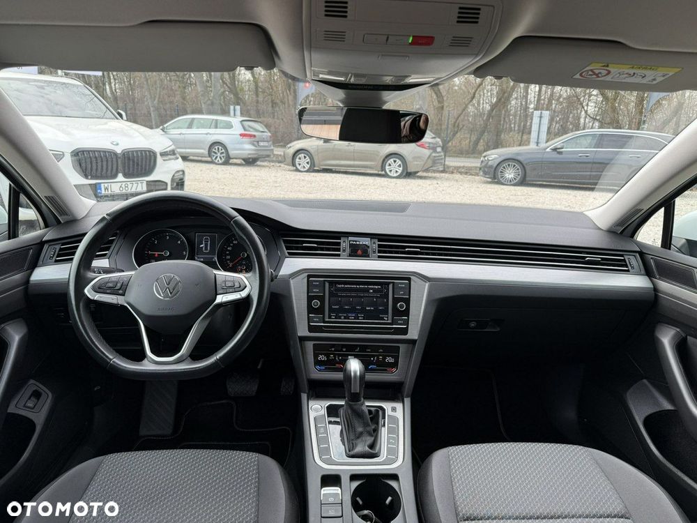 Volkswagen Passat - 17