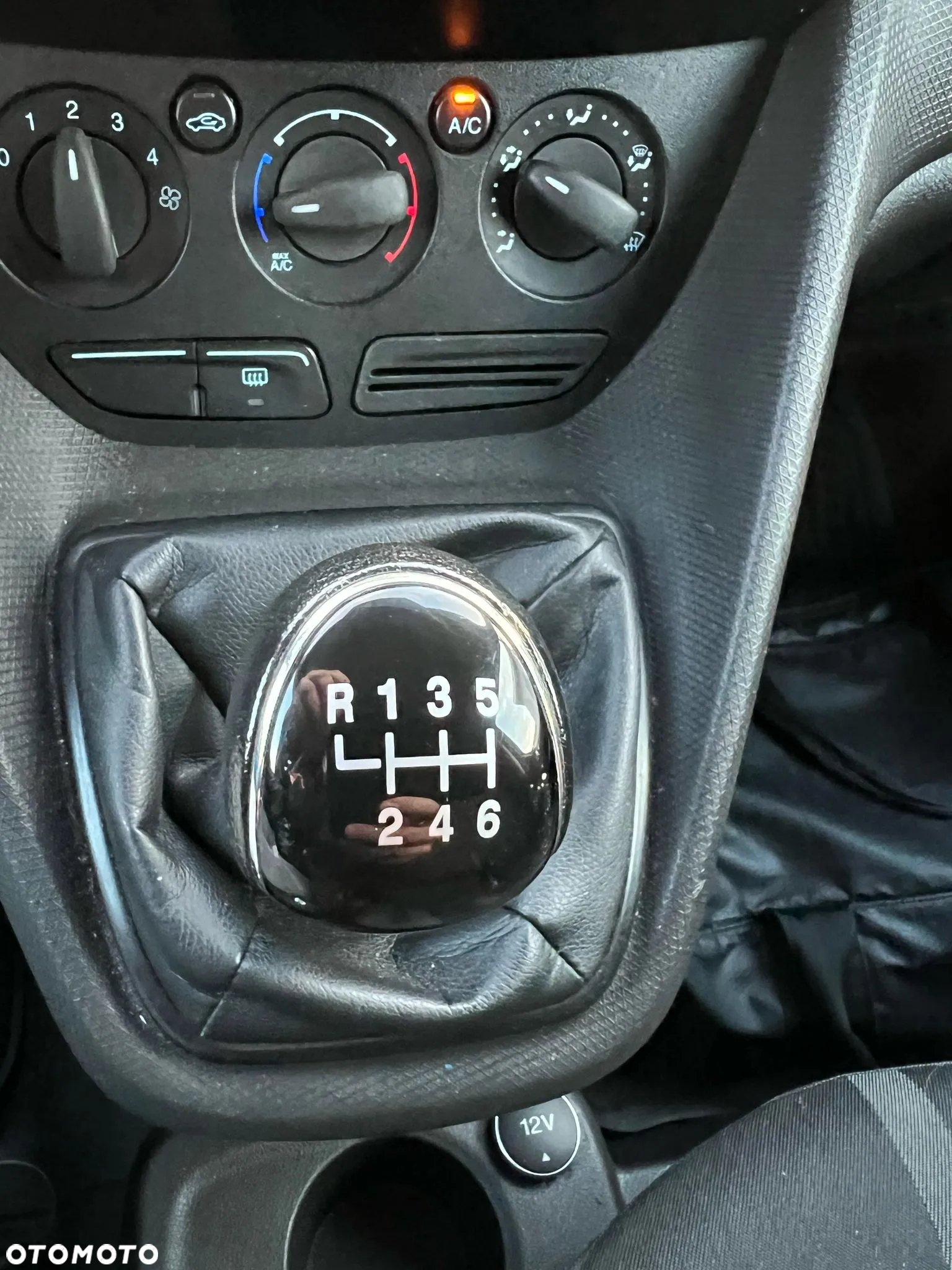 Ford Transit Connect - 18
