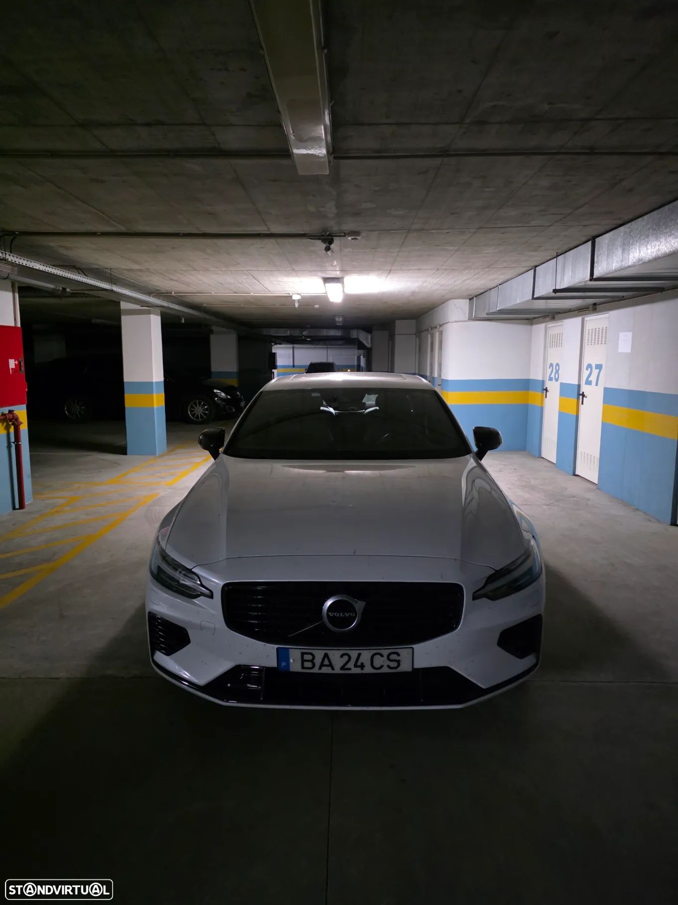 Volvo S60 2.0 T8 PHEV R-Design AWD - 1