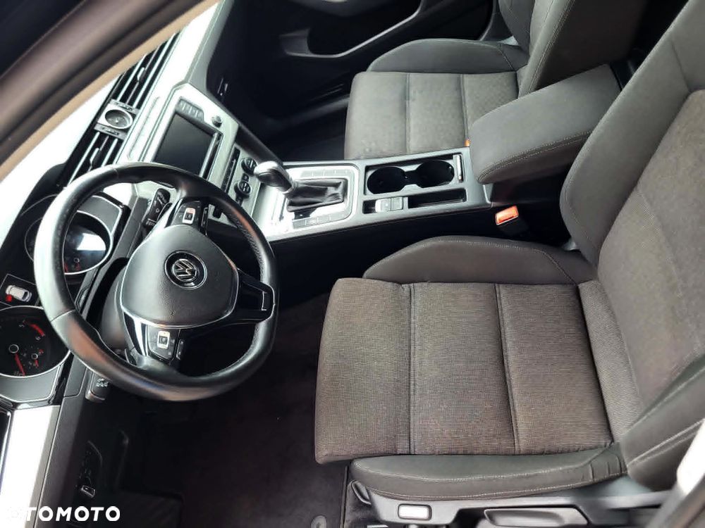 Volkswagen Passat 2.0 TDI SCR DSG Highline - 9