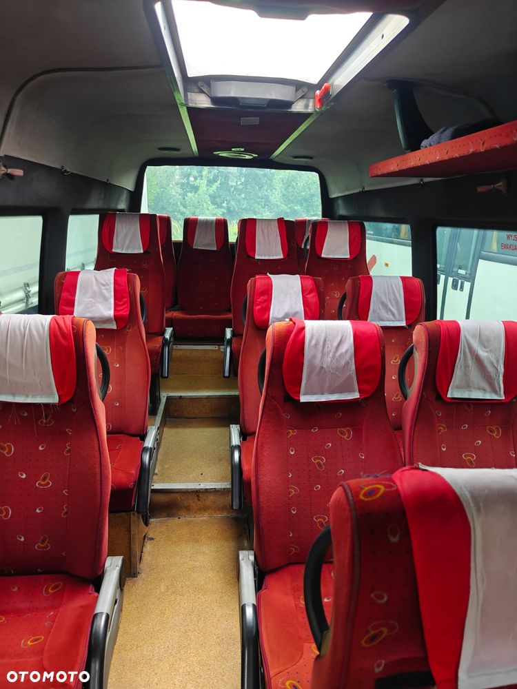 Mercedes-Benz Sprinter - 4