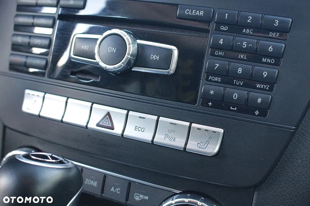 Mercedes-Benz Klasa C 180 CGI Automatik BlueEFFICIENCY Avantgarde - 21