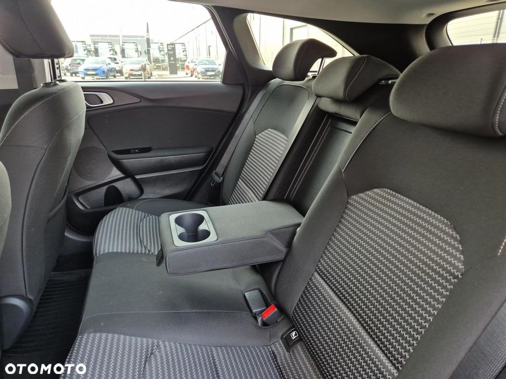 Kia Ceed 1.5 T-GDI M - 17