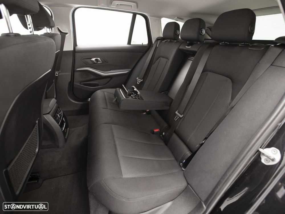 BMW 330 e Corporate Edition Auto — fotografia 10