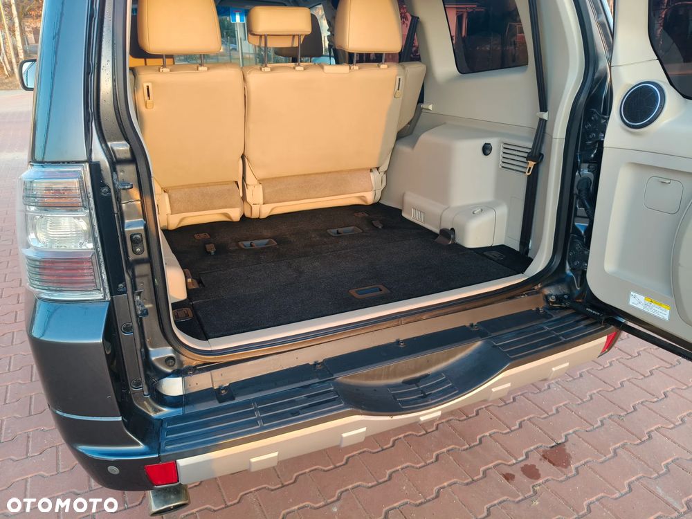 Mitsubishi Pajero - 29