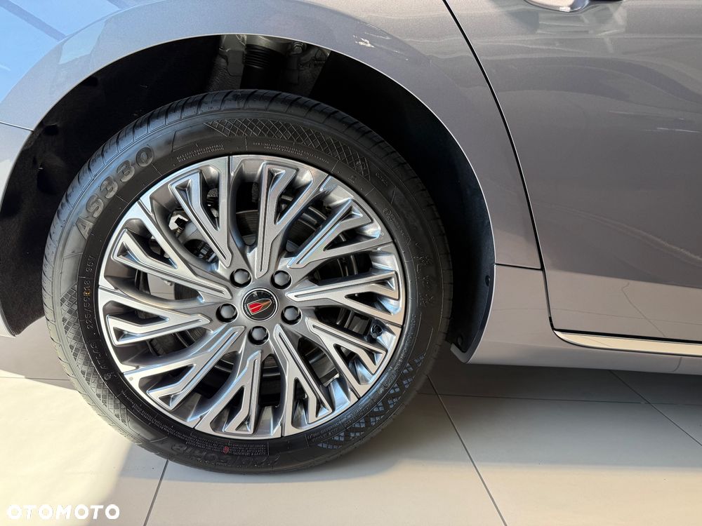 Hongqi H5 2.0T Deluxe - 4