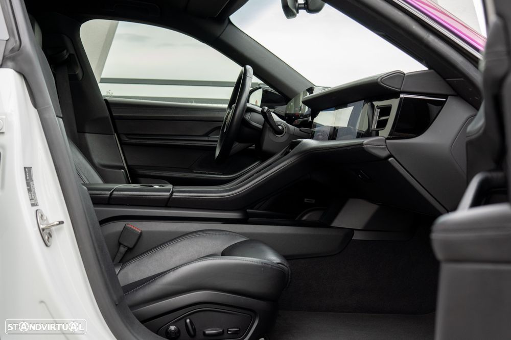 Porsche Taycan 4S - 23