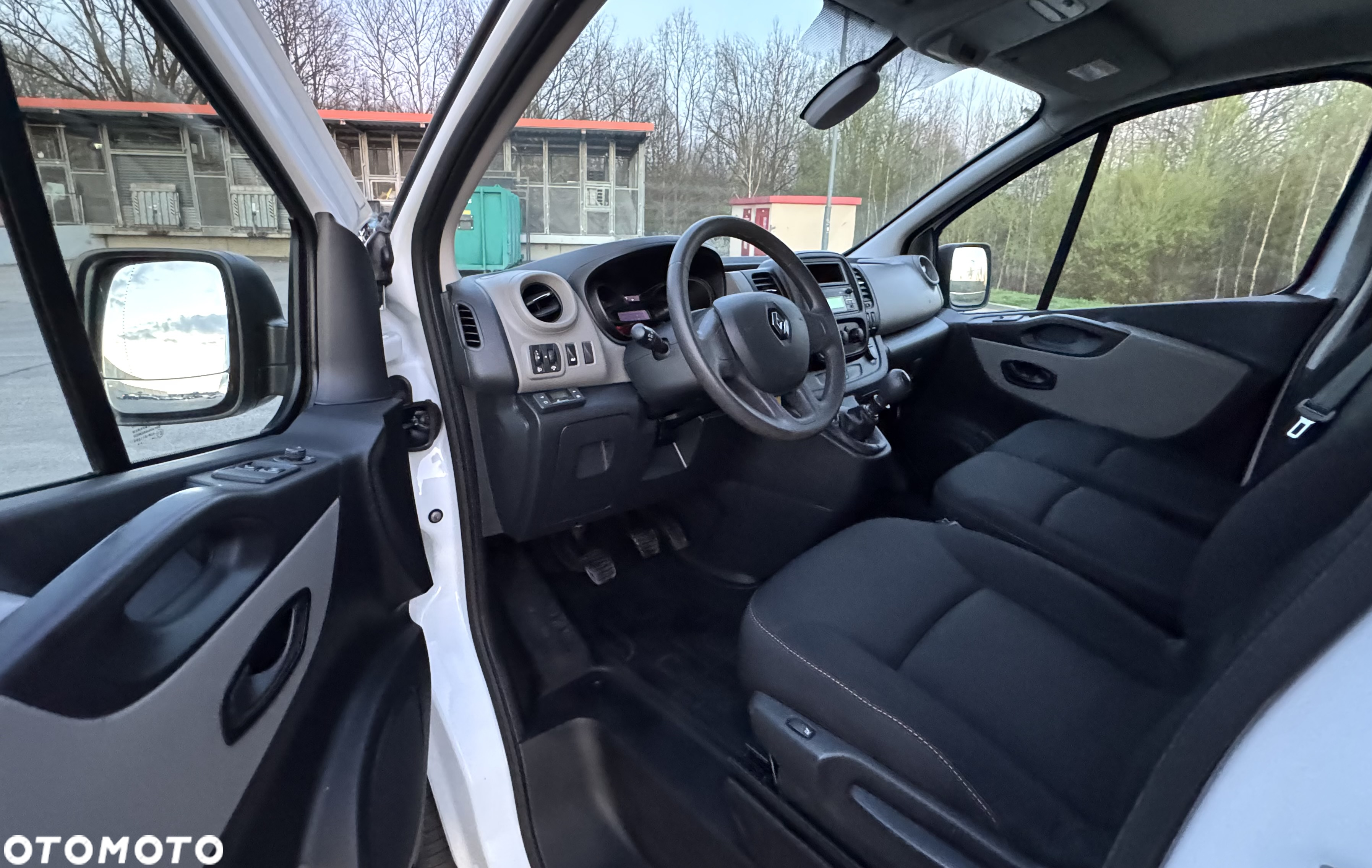 Renault TRAFIC III - 5