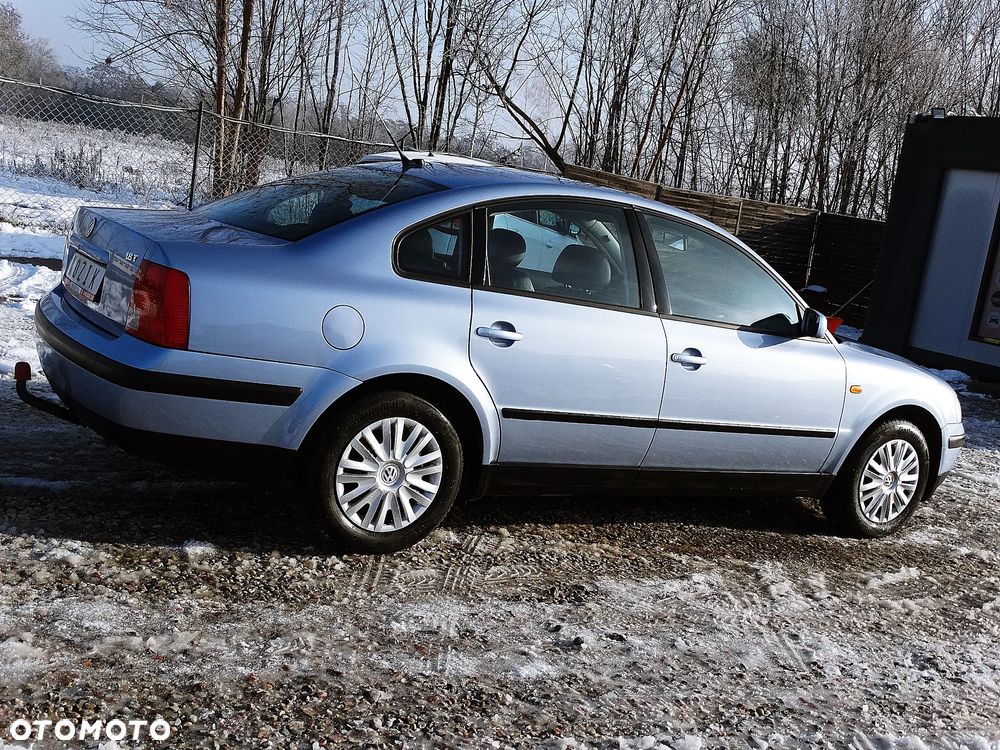 Volkswagen Passat 1.8T Comfortline - 10