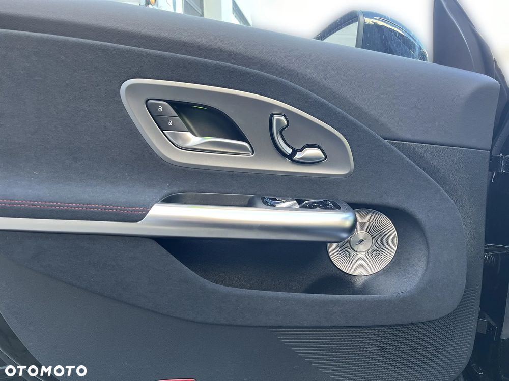 Mercedes-Benz CLA - 11