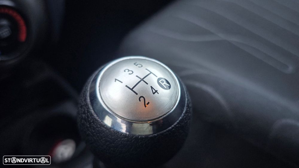 Toyota Yaris 1.0 VVT-i AC - 23