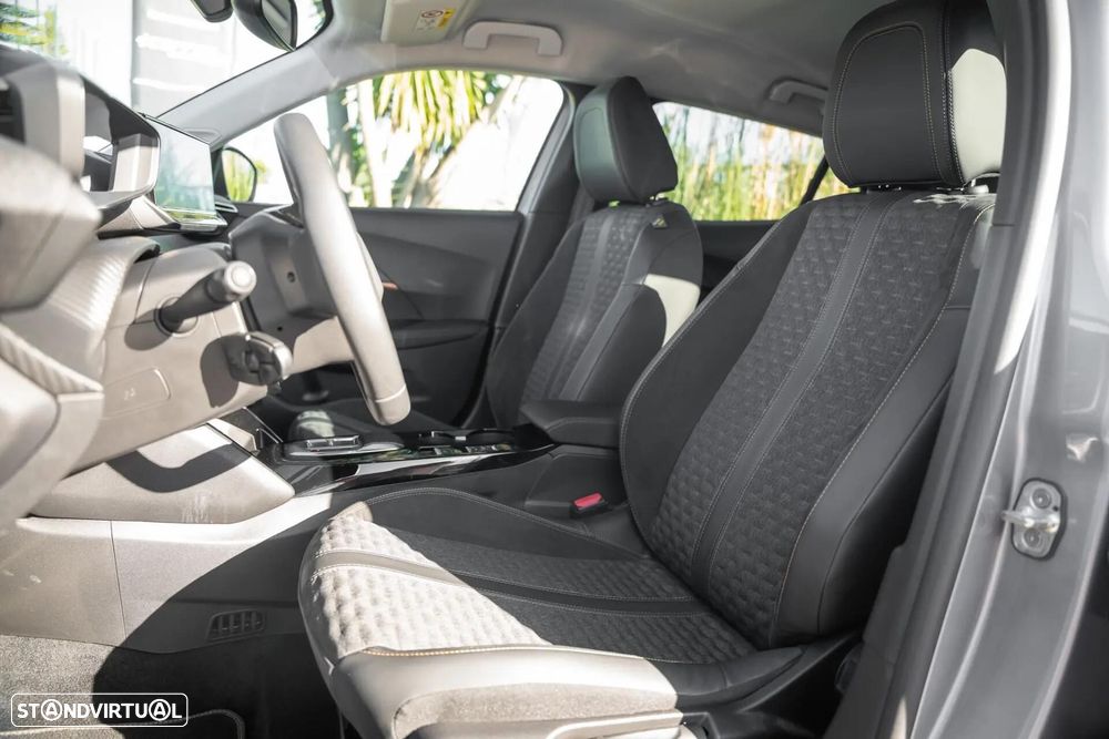 Peugeot e-2008 50 kWh Allure Pack - 21