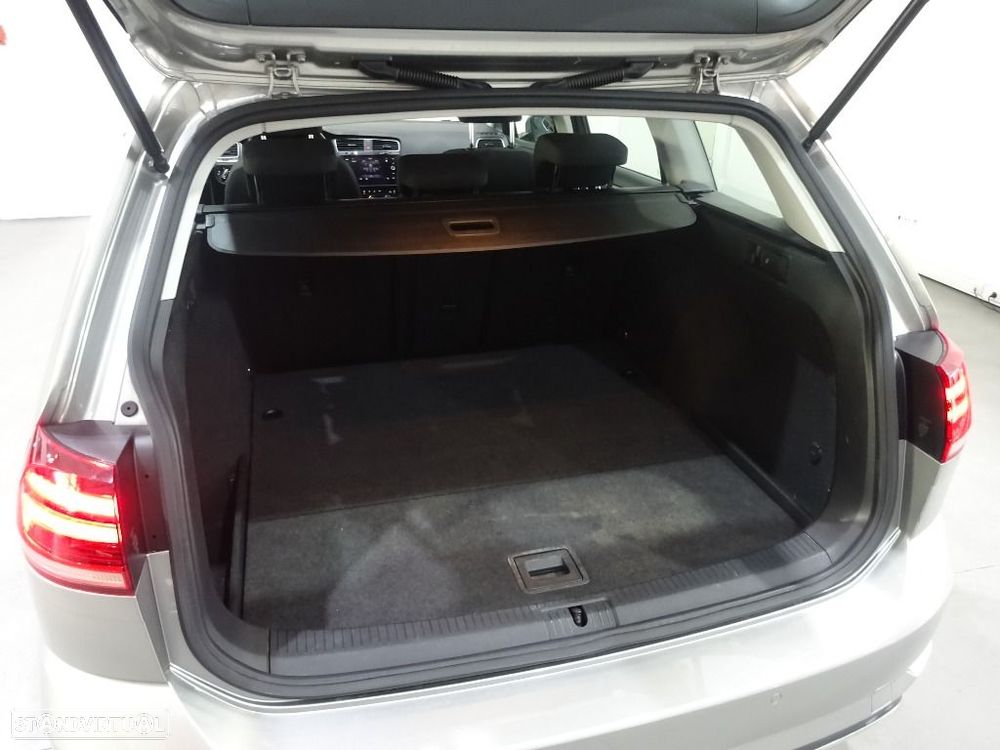 VW Golf Variant 1.6 TDi Confortline - 33